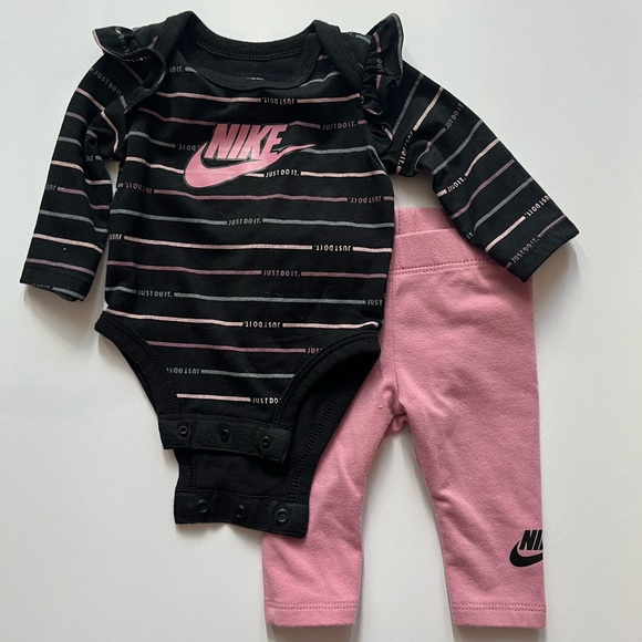 Nike 2 Piece Set - Picture 1 of 2